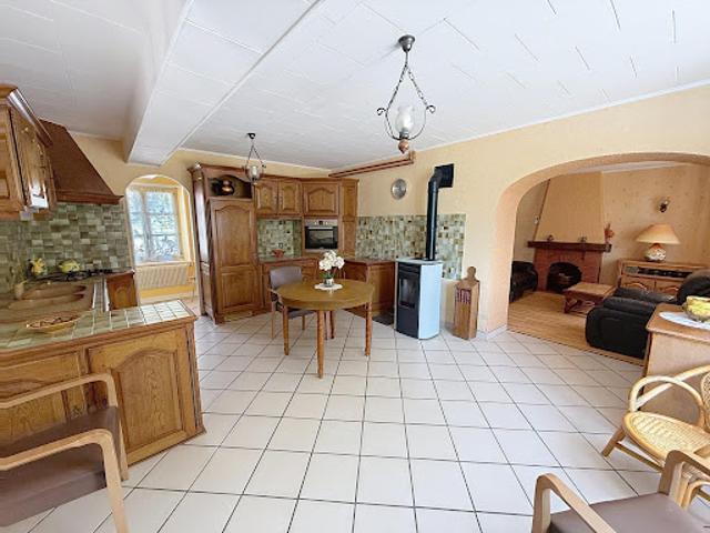 Vente Maison 7 pièces 185 m2 Colombe