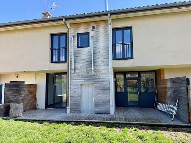 Vente Maison 7 pièces 187 m2 Essertines en Châtelneuf