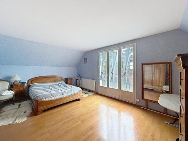 Vente Maison 7 pièces 188 m2 Voisins le Bretonneux
