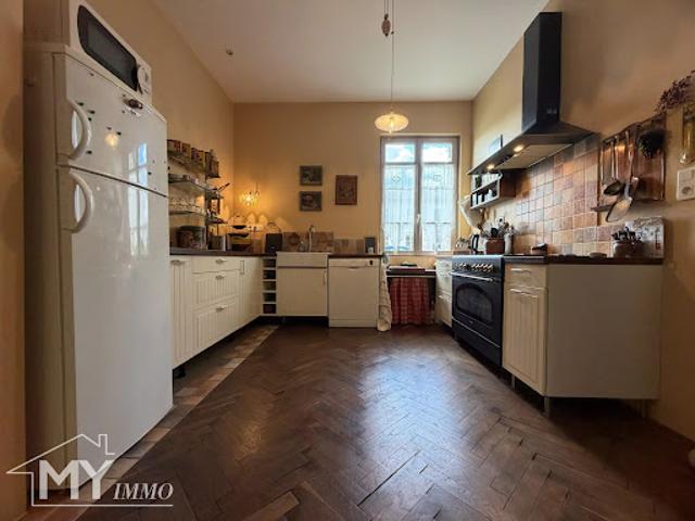 Vente Maison 7 pièces 180 m2 Montcaret