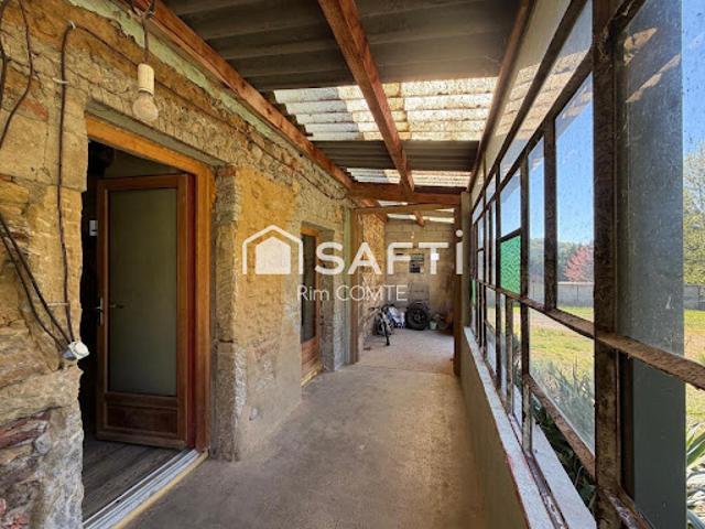 Vente Maison 7 pièces 180 m2 Cour et Buis