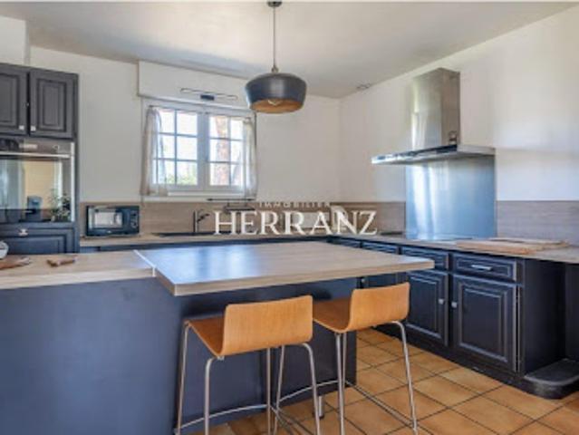 Vente Maison 7 pièces 180 m2 Galgon