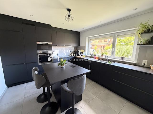 Vente Maison 7 pièces 180 m2 Halluin