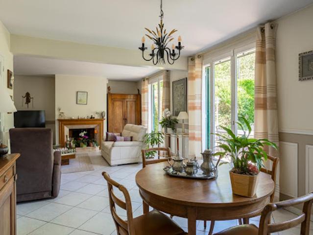 Vente Maison 7 pièces 180 m2 La Queue en Brie