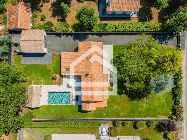 Vente Maison 7 pièces 180 m2 Le Pian Médoc