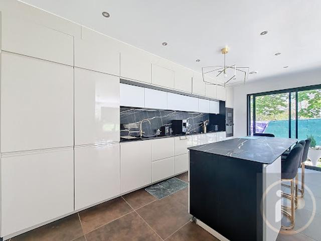Vente Maison 7 pièces 180 m2 Poissy