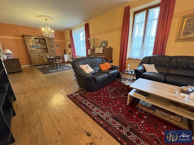 Vente Maison 7 pièces 180 m2 Riom ès Montagnes