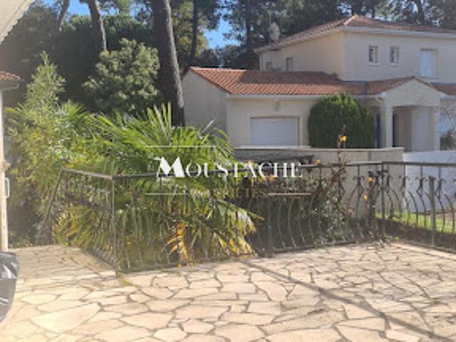 Vente Maison 8 pièces 290 m2 Saujon