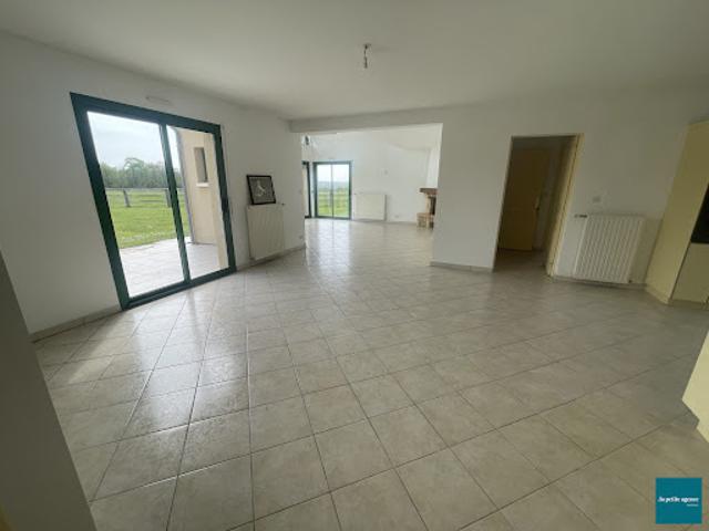 Vente Maison 7 pièces 181 m2 Monceaux en Bessin