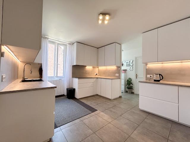Vente Maison 7 pièces 181.82 m2 Bezenet
