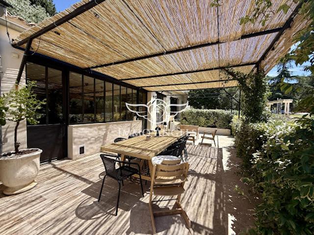 Vente Maison 7 pièces 182 m2 Nimes