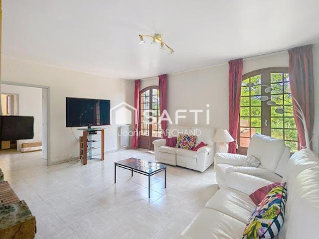 Vente Maison 7 pièces 182 m2 Auzeville Tolosane