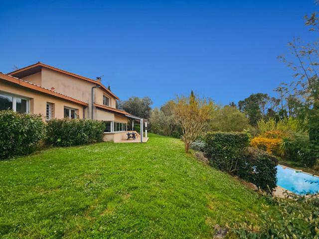 Vente Maison 7 pièces 182 m2 Corronsac