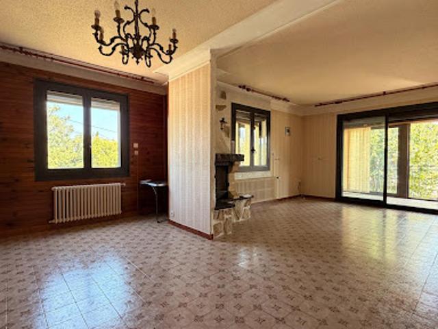 Vente Maison 7 pièces 182 m2 Gignac la Nerthe