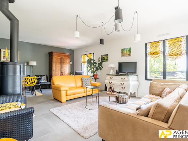 Vente Maison 7 pièces 182 m2 Le Mesnil le Roi