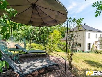 Vente Maison 7 pièces 182 m2 Le Mesnil le Roi