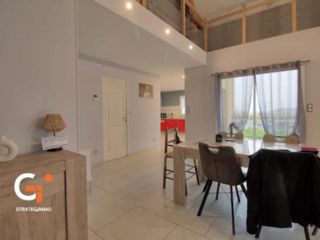Vente Maison 7 pièces 183 m2 Longueville sur Scie