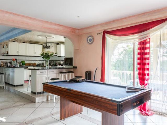 Vente Maison 7 pièces 183 m2 Ussac