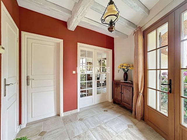 Vente Maison 7 pièces 195 m2 Le Mesnil Saint Denis