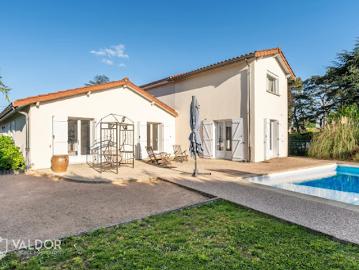 Vente Maison 7 pièces 195 m2 Saint Bernard