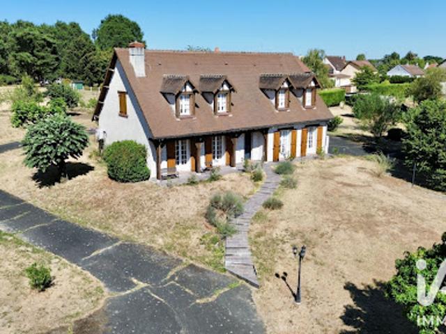 Vente Maison 7 pièces 195 m2 Vierzon