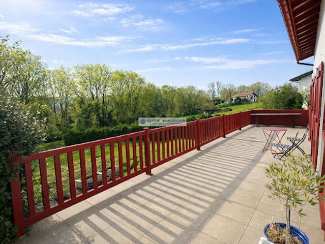 Vente Maison 7 pièces 196 m2 Arbonne