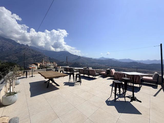 Vente Maison 7 pièces 196 m2 Calvi