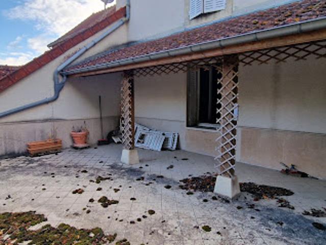 Vente Maison 7 pièces 196 m2 Chassignelles