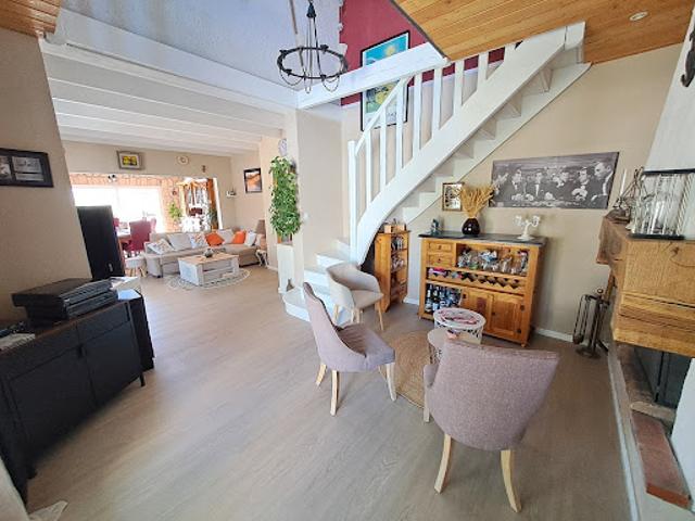 Vente Maison 7 pièces 196 m2 Saint Médard en Jalles