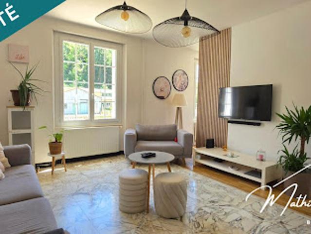Vente Maison 7 pièces 197 m2 Auzon
