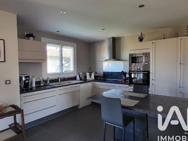 Vente Maison 7 pièces 197 m2 Saint Genis Laval