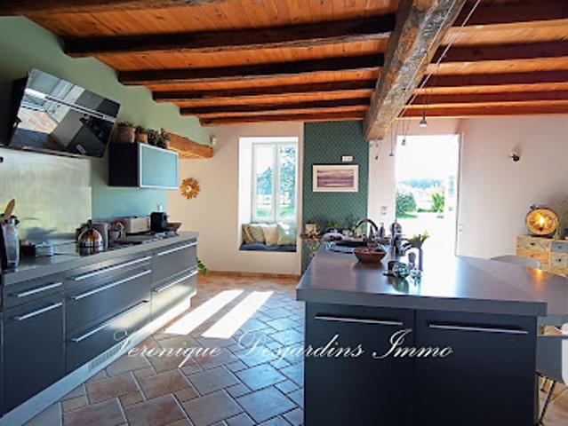 Vente Maison 7 pièces 198 m2 Chermignac