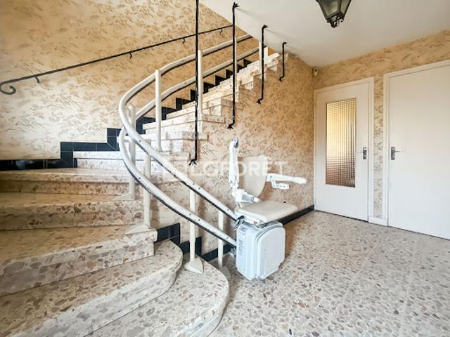 Vente Maison 7 pièces 198.71 m2 Bourg les valence