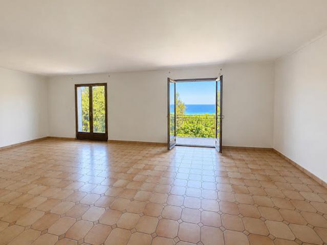 Vente Maison 8 pièces 199 m2 Corbara