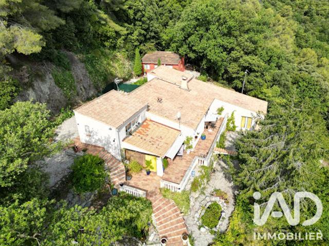 Vente Maison 7 pièces 199 m2 Saint Laurent du Var