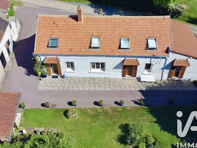 Vente Maison 7 pièces 199 m2 Verneix