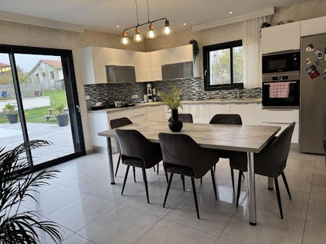 Vente Maison 7 pièces 190 m2 Cébazat