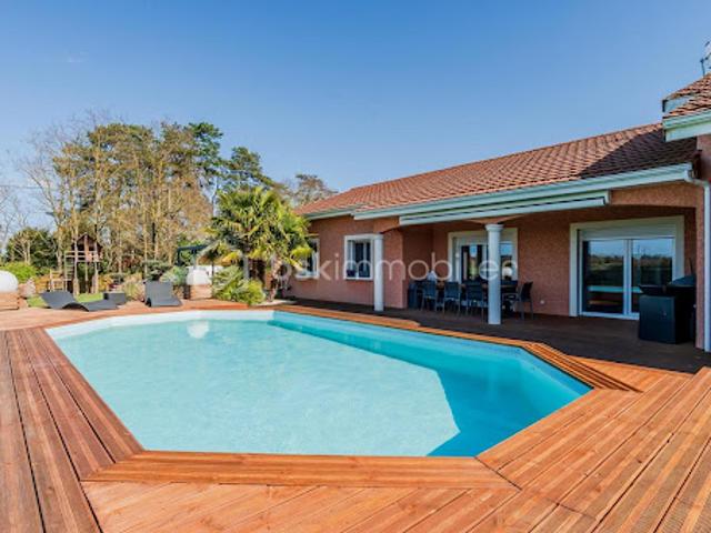Vente Maison 7 pièces 190 m2 Charnoz sur Ain