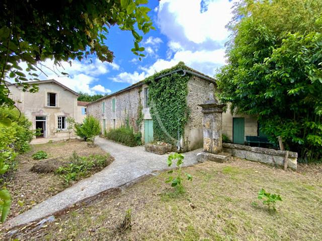 Vente Maison 7 pièces 190 m2 Jonzac