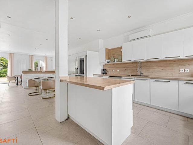 Vente Maison 7 pièces 190 m2 Les Lilas