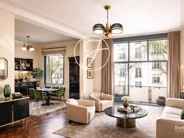 Vente Maison 7 pièces 190.26 m2 Paris 18ème