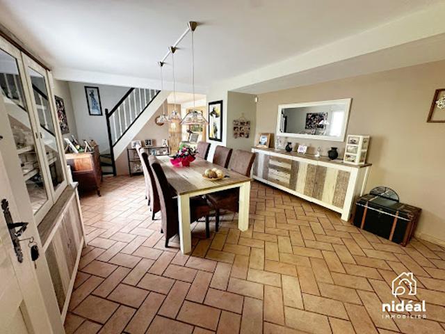 Vente Maison 7 pièces 191 m2 Ennetières en Weppes