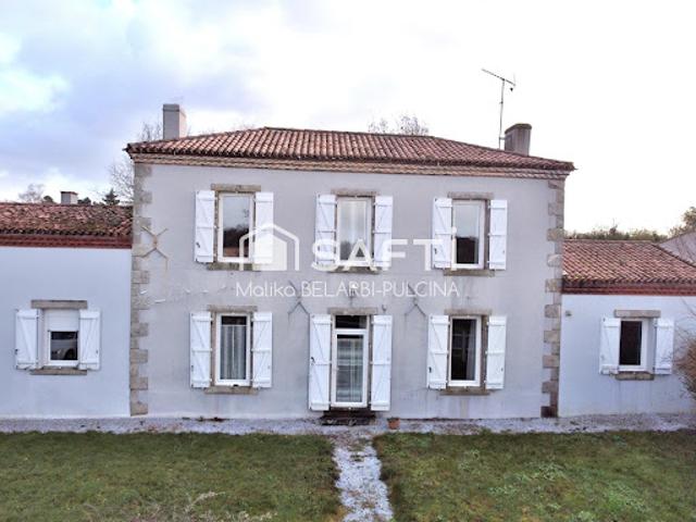 Vente Maison 7 pièces 191 m2 Essarts en Bocage
