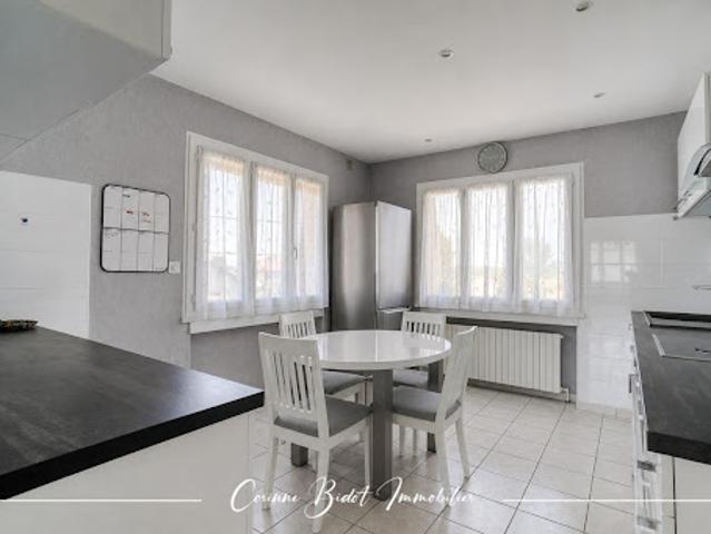 Vente Maison 7 pièces 191.5 m2 Saint Pierre de Chandieu