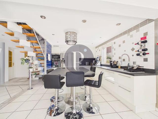 Vente Maison 7 pièces 192 m2 Wissous