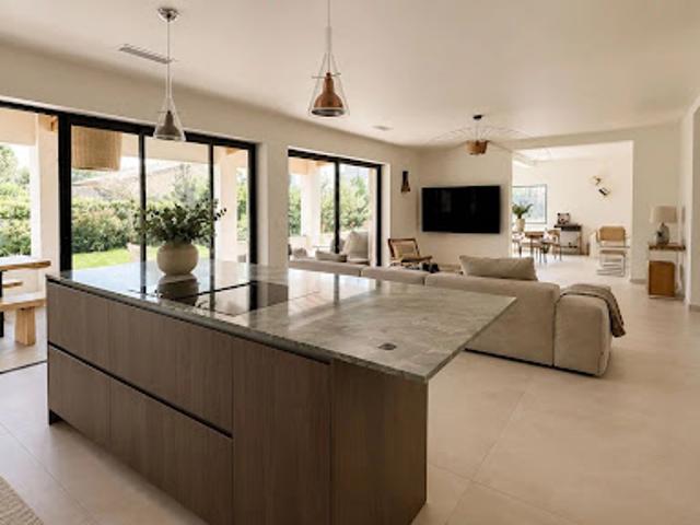 Vente Maison 7 pièces 193 m2 Meyreuil