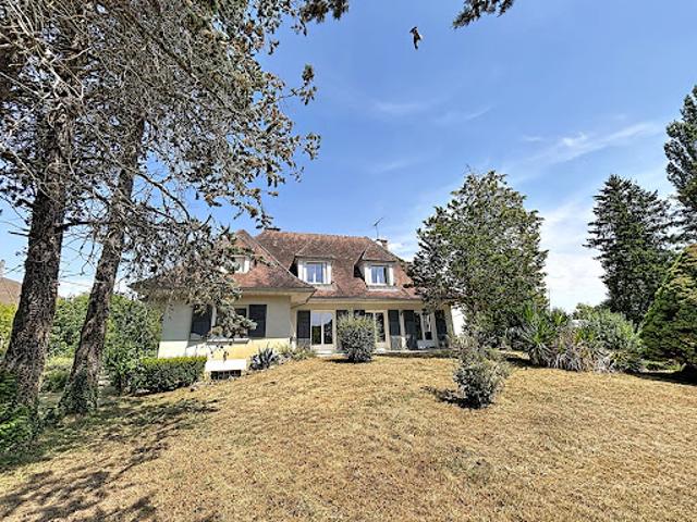 Vente Maison 7 pièces 204 m2 Montholon