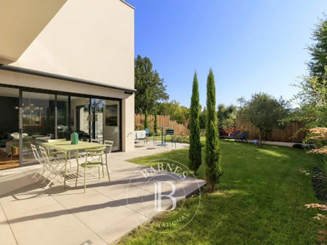 Vente Maison 7 pièces 206 m2 La Celle Saint Cloud