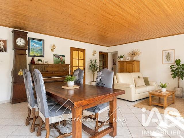 Vente Maison 7 pièces 207 m2 Saint André le Gaz
