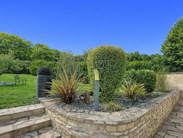 Vente Maison 7 pièces 208 m2 Nesles la Vallée